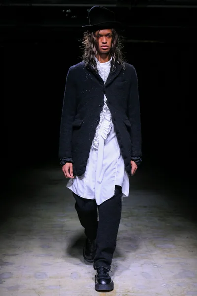 Look 19